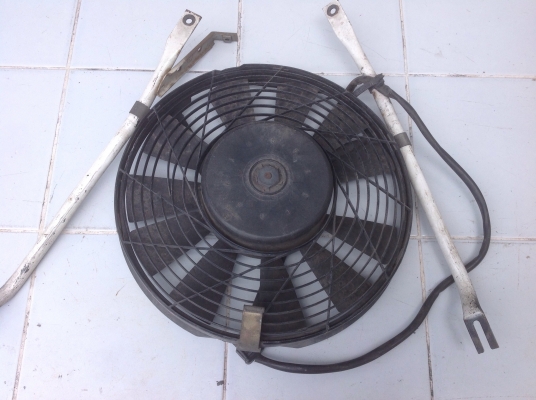 -  พัดลมเป่าแผงแอร์ของ W 123 เก่าญี่ปุ่น