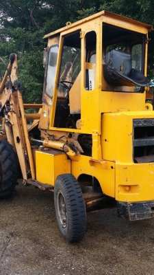 รถตักเล็กโคมัสสุ สภาพดีพร้อมใช้งาน