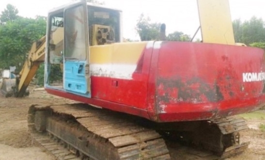 KOMATSU PC 200-5 คอนโทรลสั้น ตูดแดง ไฟฟ้าหน้าจอครบ เครื่องยนต์เดิมๆติดตั้งเทอร์โบอินเตอร์เครื่องแรงดีมากๆครับ ปั๊มเดิมแห้งดีแรงดีไม่มีแตกเยิ้ม ภายในห้องเก๋งสะอาดสวย ไฟฟ้าครบ คอนโทรลสั้นใช้งานง่ายคล่องตัวสุดๆครับ ภายนอกบูมอาร์มสวยซีลกระบอกมีแตกเยิ้มบ้างเล็ KOMATSU PC 200-5 คอนโทรลสั้น ตูดแดง ไฟฟ้าหน้าจอครบ เครื่องยนต์เดิมๆติดตั้งเทอร์โบอินเตอร์เครื่องแรงดีมากๆครับ ปั๊มเดิมแห้งดีแรงดีไม่มีแตกเยิ้ม ภายในห้องเก๋งสะอาดสวย ไฟฟ้าครบ คอนโทรลสั้นใช้งานง่ายคล่องตัวสุดๆครับ ภายนอกบูมอาร์มสวยซีลกระบอกมีแตกเยิ้มบ้างเล็