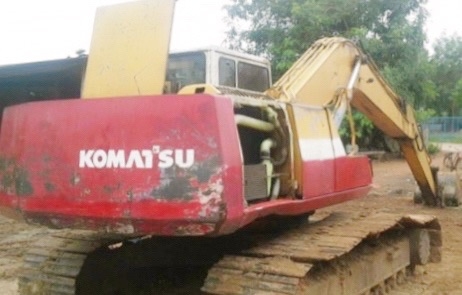 KOMATSU PC 200-5 คอนโทรลสั้น ตูดแดง ไฟฟ้าหน้าจอครบ เครื่องยนต์เดิมๆติดตั้งเทอร์โบอินเตอร์เครื่องแรงดีมากๆครับ ปั๊มเดิมแห้งดีแรงดีไม่มีแตกเยิ้ม ภายในห้องเก๋งสะอาดสวย ไฟฟ้าครบ คอนโทรลสั้นใช้งานง่ายคล่องตัวสุดๆครับ ภายนอกบูมอาร์มสวยซีลกระบอกมีแตกเยิ้มบ้างเล็ KOMATSU PC 200-5 คอนโทรลสั้น ตูดแดง ไฟฟ้าหน้าจอครบ เครื่องยนต์เดิมๆติดตั้งเทอร์โบอินเตอร์เครื่องแรงดีมากๆครับ ปั๊มเดิมแห้งดีแรงดีไม่มีแตกเยิ้ม ภายในห้องเก๋งสะอาดสวย ไฟฟ้าครบ คอนโทรลสั้นใช้งานง่ายคล่องตัวสุดๆครับ ภายนอกบูมอาร์มสวยซีลกระบอกมีแตกเยิ้มบ้างเล็