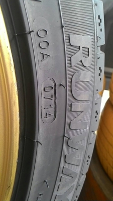 ล้อพร้อมยางขอบ 18"สีทองก้านยก