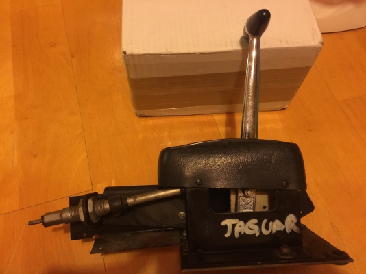 ขายคันเกียร์ vintage ของจากัวร์ ขายคันเกียร์ vintage ของจากัวร์