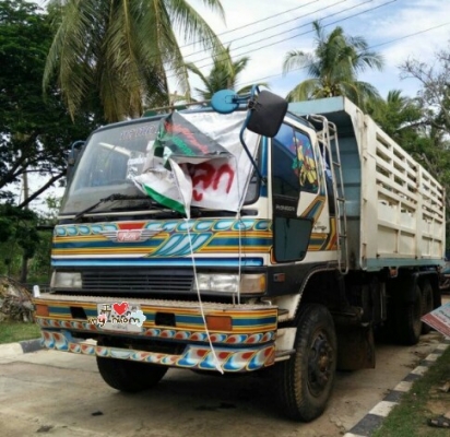 ขาย 10 ล้อดั๊ม พ่วงแม่ลูก 3 เพลา 320 แรง แม่ปี 36  หางปี53 ราคาต่อลองได้คับ