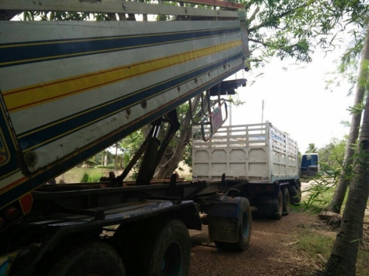 ขาย 10 ล้อดั๊ม พ่วงแม่ลูก 3 เพลา 320 แรง แม่ปี 36  หางปี53 ราคาต่อลองได้คับ