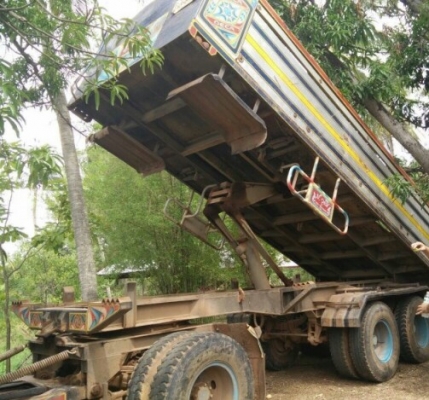 ขาย 10 ล้อดั๊ม พ่วงแม่ลูก 3 เพลา 320 แรง แม่ปี 36  หางปี53 ราคาต่อลองได้คับ