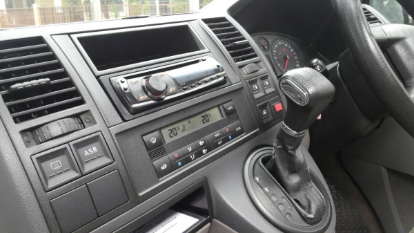 VOLKSWAGEN CARAVELLE V6 ปี 2008 รุ่นTop ขายด่วน