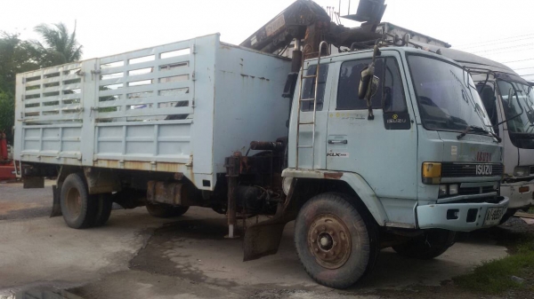 ISUZU6ล้อ.เครื่อง6BD1.ยาว7,20ม.ติดเฮี๊ยบ3ตัน.ครัชซีสวยมาก.ราคา475,000. ISUZU6ล้อ.เครื่อง6BD1.ยาว7,20ม.ติดเฮี๊ยบ3ตัน.ครัชซีสวยมาก.ราคา475,000.