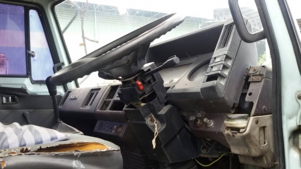 ISUZU6ล้อ.เครื่อง6BD1.ยาว7,20ม.ติดเฮี๊ยบ3ตัน.ครัชซีสวยมาก.ราคา475,000. ISUZU6ล้อ.เครื่อง6BD1.ยาว7,20ม.ติดเฮี๊ยบ3ตัน.ครัชซีสวยมาก.ราคา475,000.