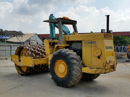 ขายรถบดอัดสั่นสะเทือนล้อหนาม 10 ตัน BOMAG BW212PD-2 รถเก่านอกนำเข้าจาก USA แท้ 100\% สภาพสวย ไม่เคยใช้งานไทย