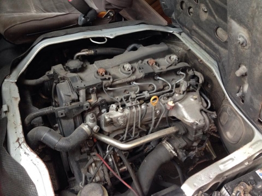 รถตู้ commuter ปี06 ดีเซล2.5 เน้นใช้ส่วนตัว สีเดิม ไม่เคยชน