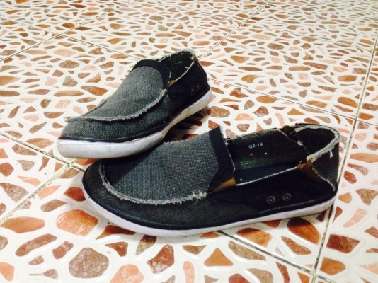 ขายรองเท้าใส่เที่ยวครับ ขายรองเท้าใส่เที่ยวครับ