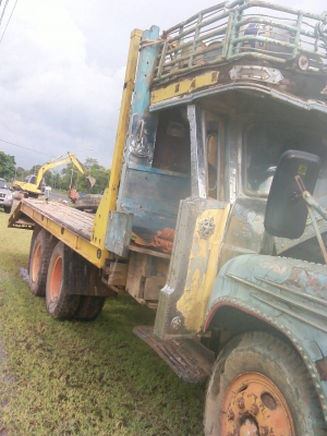 ขาย 10ล้อ หางปลาลากแม็คโคร สภาพพร้อมใช้งาน เครื่อง6BD1 165แรง เพลาเด่วเอกสารเล่มทะเบียนพร้อมโอน