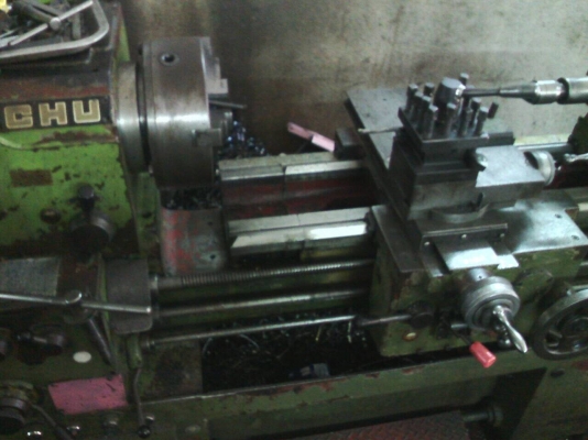 ขายเครื่องกลึง5.5ฟุตสามเพลาเบรคมีสามจับสี่จับพร้อม