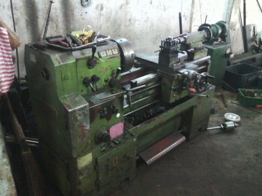 ขายเครื่องกลึง5.5ฟุตสามเพลาเบรคมีสามจับสี่จับพร้อม