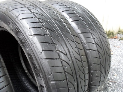 ขายยาง DUNLOP SPORT LM703 ปี13 (1คู่) 215-60-16 ราคา 1,600 ขายยาง DUNLOP SPORT LM703 ปี13 (1คู่) 215-60-16 ราคา 1,600