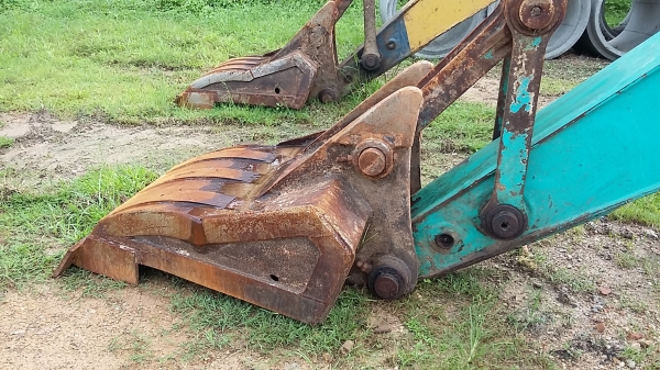 ขาย รับทำ บุ้งกี้ สับต้นปาล์ม แบคโฮ ทุกรุ่น ครับ