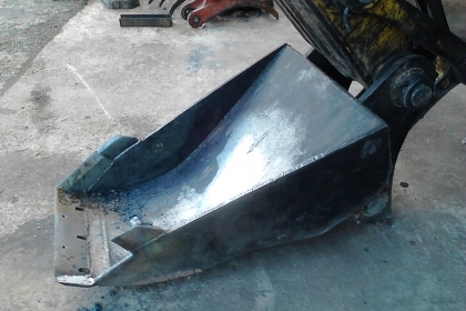 ขาย รับทำ บุ้งกี้ สับต้นปาล์ม แบคโฮ ทุกรุ่น ครับ