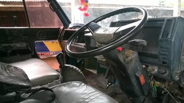 ขาย 6 ล้อ NPR กระบะยาว 5 เมตร เครื่อง 4BE1 110 แรงม้า คัสซีสวยตลอดเส้น เกียร์สั้น พวงมาลัยพาวเวอร์ ทะเบียนพร้อมโอนครับ ขาย 6 ล้อ NPR กระบะยาว 5 เมตร เครื่อง 4BE1 110 แรงม้า คัสซีสวยตลอดเส้น เกียร์สั้น พวงมาลัยพาวเวอร์ ทะเบียนพร้อมโอนครับ