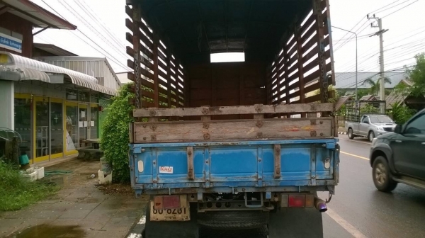 ขาย 6 ล้อ ISUZU NKR เครื่อง 4BC2 100 แรงม้า คัสซีสวยตลอดเส้น ทะเบียนพร้อมโอน ราคาต่อรองได้