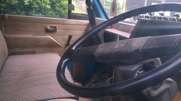 ขาย 6 ล้อ ISUZU NKR เครื่อง 4BC2 100 แรงม้า คัสซีสวยตลอดเส้น ทะเบียนพร้อมโอน ราคาต่อรองได้