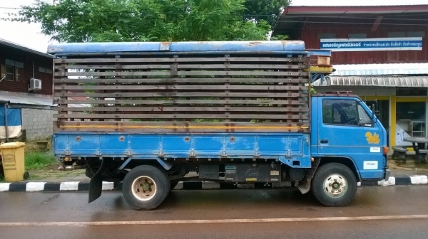 ขาย 6 ล้อ ISUZU NKR เครื่อง 4BC2 100 แรงม้า คัสซีสวยตลอดเส้น ทะเบียนพร้อมโอน ราคาต่อรองได้