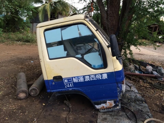 **55,000 บ.ต่อรอง/// หัวเก๋ง6ล้อ หัวการ์ตูน NPR **ขาย หัวเก๋ง 6ล้อ ISUZU NPR หัวการ์ตูน หัวญี่ปุ่น สภาพดี อุปกรณ์ สายเกียร์ และเต้าพวงมาลัย มีครบ ภายในดี คอนโซลดี ประตูซ้าย-ขวา ดี ไม่ตก เปิด/ปิดได้ปกติ หลังเก๋งไม่ผุ พื้นดี สีสันเดิม บอดี้/ตัวถัง เดิม สภาพ