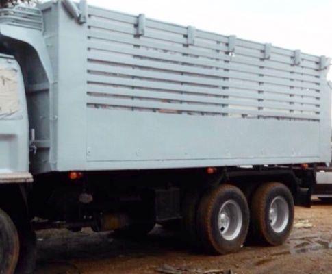 ISUZU ROCKY FXZ 210 วางเครื่อง 240 HP 6SD1 รถพ่วงแม่+ลูก แม่กระบะดั๊มพ์เหล็ก 12 ตันดั๊มพ์หน้าพระลานฝาข้างแผ่นเรียบ ลูกพ่วงดั๊มพ์ 3 คานยัดสภาพดีพร้อมบรรทุกหนักพร้อมใช้งานได้เลยครับ เครื่องยนต์ 240 แรงลงเล่มครบพร้อม ภายในเก๋งคอนโซลสวยครบ แอร์ พวงมาลัยเพาเวอ