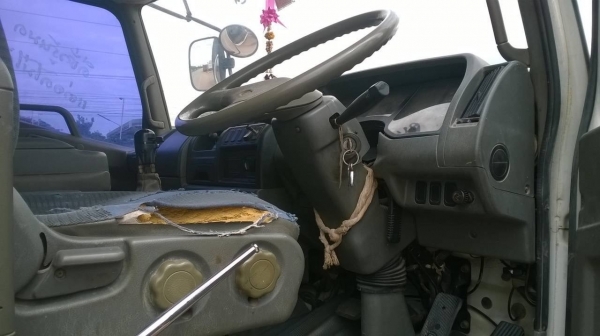 ขายไอ้หลง M6 ปี 49 คัสซีสวยตลอดเส้น เครื่องเดิม 240 แรงม้า เกียร์เดิม ช่วงล่างแน่น ยางเต็ม ระบบแอร์ครบ ทะเบียนพร้อมโอน