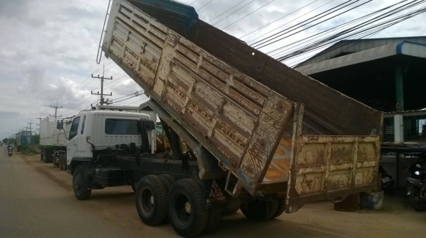 ขายไอ้หลง M6 ปี 49 คัสซีสวยตลอดเส้น เครื่องเดิม 240 แรงม้า เกียร์เดิม ช่วงล่างแน่น ยางเต็ม ระบบแอร์ครบ ทะเบียนพร้อมโอน