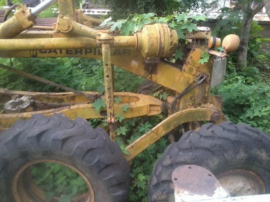 (ปิดการขายแล้วค่ะส่ง จ. เชียงราย)รถเกรด ถนน  CAT   12  F  รถยังใช้งานได้ เอาล้อใส่ แบตใส่ เครื่องติดได้เลย  แค่จอดไว้ไม่มีงาน