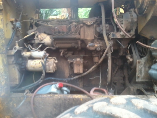 (ปิดการขายแล้วค่ะส่ง จ. เชียงราย)รถเกรด ถนน  CAT   12  F  รถยังใช้งานได้ เอาล้อใส่ แบตใส่ เครื่องติดได้เลย  แค่จอดไว้ไม่มีงาน