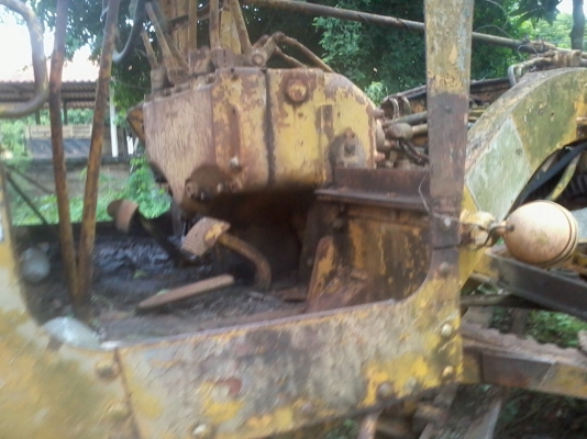 (ปิดการขายแล้วค่ะส่ง จ. เชียงราย)รถเกรด ถนน  CAT   12  F  รถยังใช้งานได้ เอาล้อใส่ แบตใส่ เครื่องติดได้เลย  แค่จอดไว้ไม่มีงาน