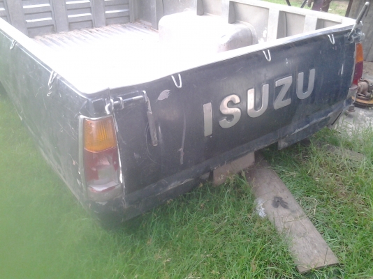 ขายตามสกะบะเลสติดกับรถอีซูซุเคบี