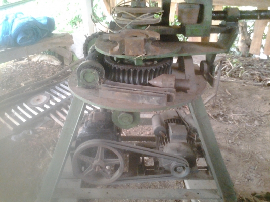 ขายตามสภาพเครื่องดัดเหล็กแปบทอ่ไอเสียพร้อมสว่านแทนและเครื่องปัดเงา