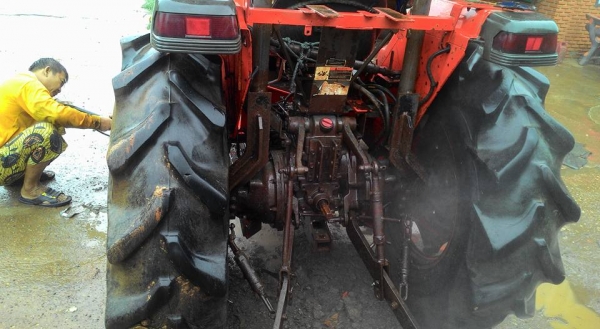 ขาย4508 รถพร้อมใช้เครืองดี ไฮโดลิคดีทำงานปกติิตัวเปล่าขายถูกๆเพียง245000ต่อรองราคาหน้างานตอนนี้กำลังเก็บงานสีให้อุปกรณ์หลังชิ้นละสองหมืนครับ