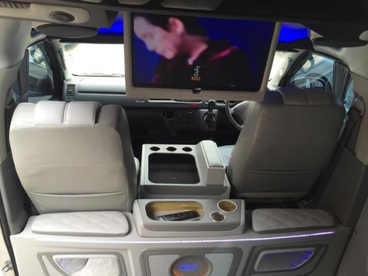 รถตู้ดีเซล2.5ปี10เกียMT แต่งวีไอพีเบาะสี่แถวโทร 0922726669 คุณตันหยงค่ะ