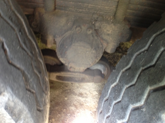 ขายรถบรรทุก 10 ล้อตู้เปียก ISUZU DECA 195 แรงม้าปี 2542 ราคา 780000