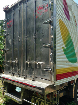 ขายรถบรรทุก 10 ล้อตู้เปียก ISUZU DECA 195 แรงม้าปี 2542 ราคา 780000