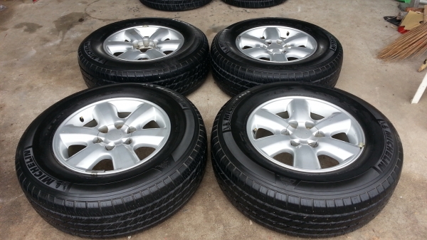 ล้อเดิม Fortuner ขอบ 17 พร้อมยาง