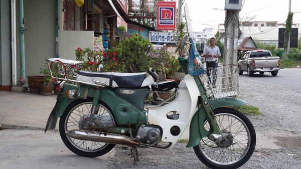 ขาย ฮอนด้า C70 ถังแยกแฮนตรงรถสภาพเดิมๆทะเบียนพร้อมโอนเครื่องยนต์ดีพร้อมใช้