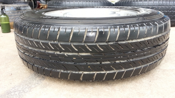 ล้ออะไหล่เดิมวีโก้ ตัวต่ำ ขอบ 15 พร้อมยาง ล้ออะไหล่เดิมวีโก้ ตัวต่ำ ขอบ 15 พร้อมยาง