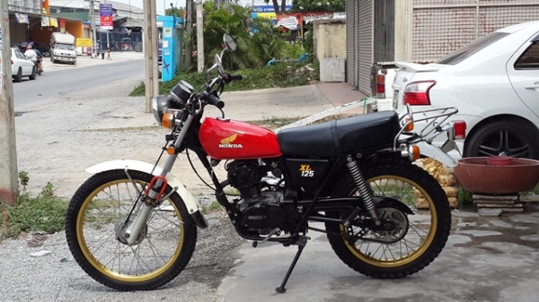 ขาย ฮฮนด้า Xl125cc. สภาพเดิมๆทะเบียนพร้อมโอนภาษีปี59 ราคา 45,000 ขาย ฮฮนด้า Xl125cc. สภาพเดิมๆทะเบียนพร้อมโอนภาษีปี59 ราคา 45,000