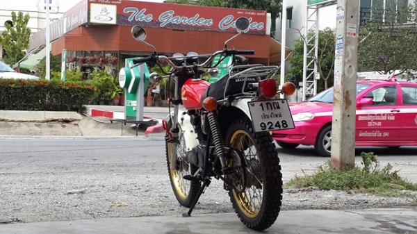 ขาย ฮฮนด้า Xl125cc. สภาพเดิมๆทะเบียนพร้อมโอนภาษีปี59 ราคา 45,000 ขาย ฮฮนด้า Xl125cc. สภาพเดิมๆทะเบียนพร้อมโอนภาษีปี59 ราคา 45,000