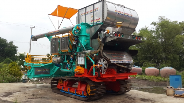 ขายรถเกี่ยวข้าวไทยเจริญการช่าง