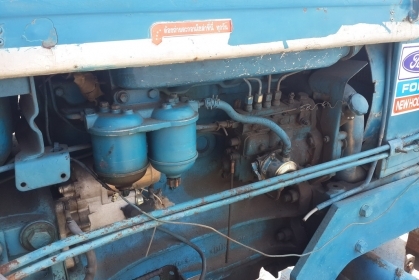 ขายรถไถฟอร์ด 6600 มีพานหน้า และพานหลัง 7 ใบ พร้อมใช้ 088-4501277