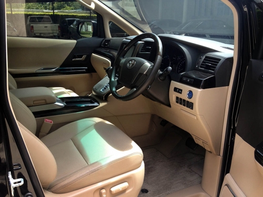 2012 Toyota Alphard Hybrid 2.4