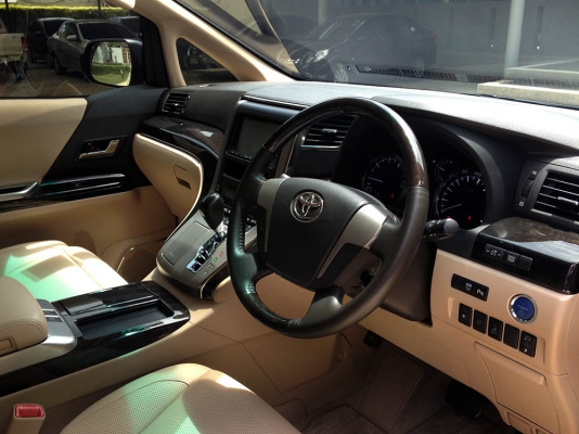 2012 Toyota Alphard Hybrid 2.4