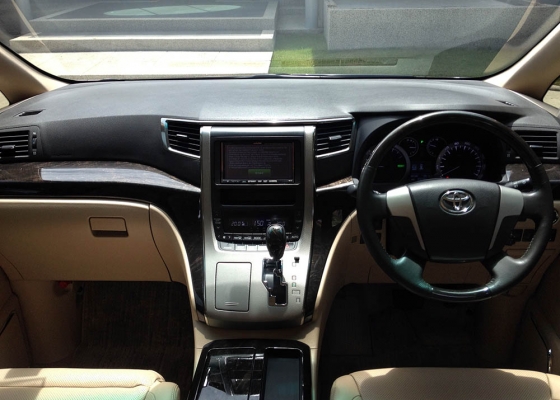2012 Toyota Alphard Hybrid 2.4