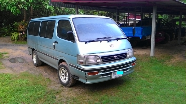 รถตู้หัวจรวด