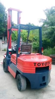 ฟอร์คลิฟท์TOYOTA5FD30*3ตัน*เสาสูง5เมตร*330000บาทขายด่วน